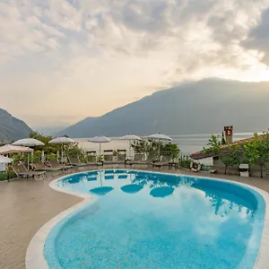 Garda (adults Only) ليمونِ سول غاردا