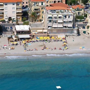 residence-le-dune-club-varigotti.hotelitalianriviera.com/